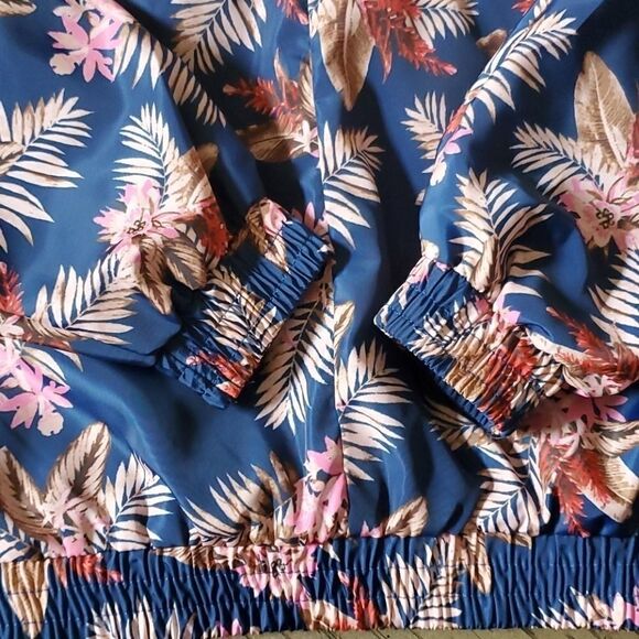 Floral winbreaker sweater jacket size small NWT. - Picture 3 of 6